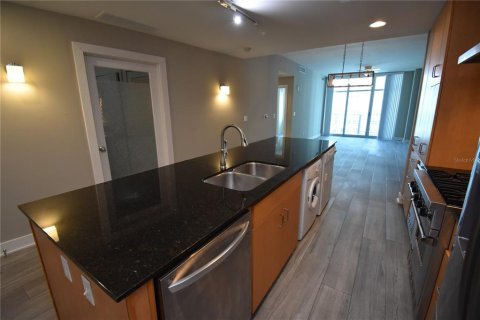 Condo in Tampa, Florida, 2 bedrooms  № 1446532 - photo 5