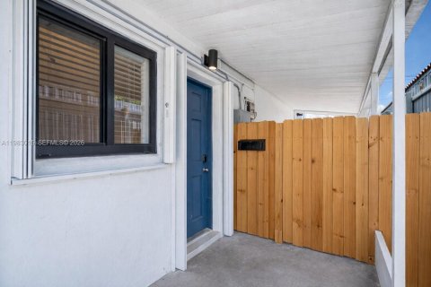 Коммерческая недвижимость в Майами, Флорида 1 спальня, 41.81м2 № 2048670