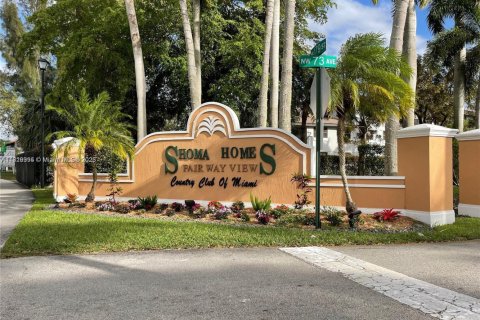 Condo in Hialeah, Florida, 2 bedrooms  № 1977740 - photo 1