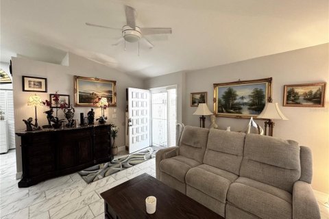 Casa en venta en Sarasota, Florida, 2 dormitorios, 86.4 m2 № 1577417 - foto 14