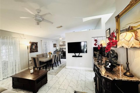 Casa en venta en Sarasota, Florida, 2 dormitorios, 86.4 m2 № 1577417 - foto 12