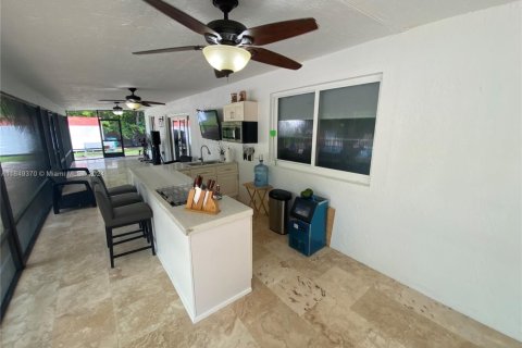 House in Homestead, Florida 3 bedrooms, 191.29 sq.m. № 1763932 - photo 28
