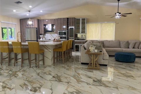 House in Homestead, Florida 3 bedrooms, 191.29 sq.m. № 1763932 - photo 11