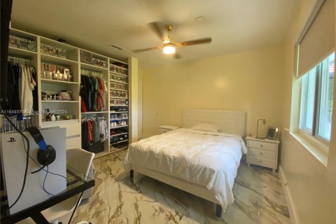House in Homestead, Florida 3 bedrooms, 191.29 sq.m. № 1763932 - photo 24
