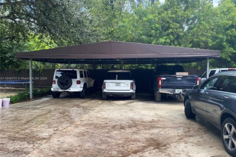 House in Homestead, Florida 3 bedrooms, 191.29 sq.m. № 1763932 - photo 8