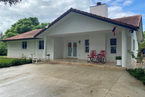 House in Homestead, Florida 3 bedrooms, 191.29 sq.m. № 1763932 - photo 1