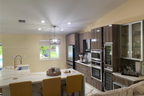 House in Homestead, Florida 3 bedrooms, 191.29 sq.m. № 1763932 - photo 12
