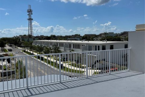 Снять в аренду таунхаус в Наранья, Флорида 4 спальни, 128.02м2, № 2042624 - фото 16