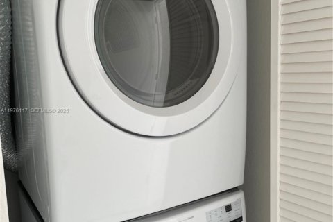 Снять в аренду таунхаус в Наранья, Флорида 4 спальни, 128.02м2, № 2042624 - фото 13