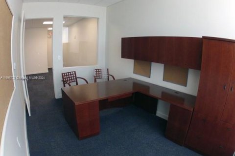 Immobilier commercial à vendre à Aventura, Floride № 2087327 - photo 8