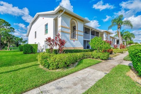 Condo in Bradenton, Florida, 2 bedrooms  № 2313250