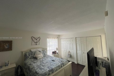 Condo in Miami, Florida, 2 bedrooms  № 1997904 - photo 6