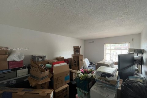 Condo in Miami, Florida, 2 bedrooms  № 1997904 - photo 8