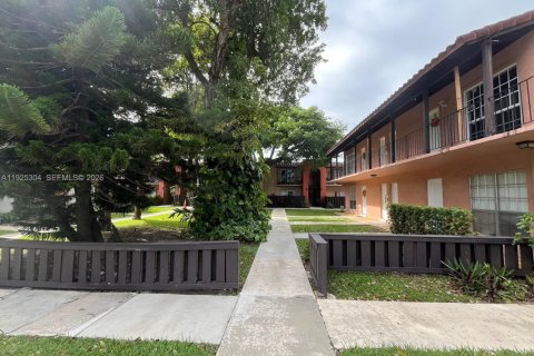 Condo in Miami, Florida, 2 bedrooms  № 1997904