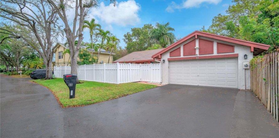 Villa ou maison à Cooper City, Floride 3 chambres, 139.54 m2 № 1804436
