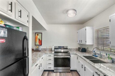 Condo in Apopka, Florida, 2 bedrooms  № 1662798 - photo 9