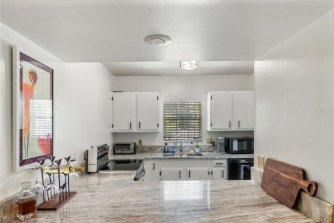 Condo in Apopka, Florida, 2 bedrooms  № 1662798 - photo 8