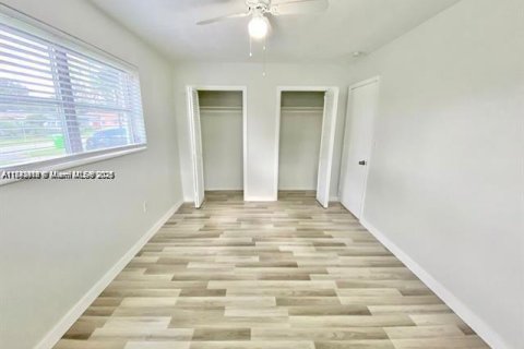 House in Sunrise, Florida 2 bedrooms, 89.37 sq.m. № 1937031 - photo 11