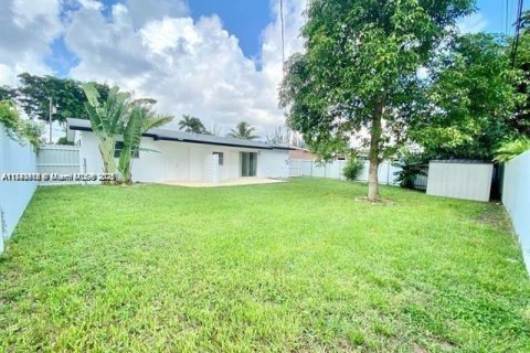 House in Sunrise, Florida 2 bedrooms, 89.37 sq.m. № 1937031 - photo 27