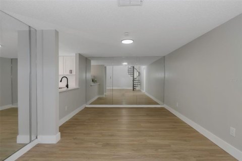 Condo in Tampa, Florida, 2 bedrooms  № 1744945 - photo 8