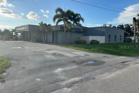 Propiedad comercial en venta en Punta Gorda, Florida, 241.17 m2 № 1918505 - foto 6