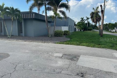Propiedad comercial en venta en Punta Gorda, Florida, 241.17 m2 № 1918505 - foto 5