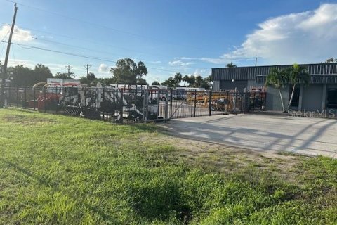 Propiedad comercial en venta en Punta Gorda, Florida, 241.17 m2 № 1918505 - foto 8
