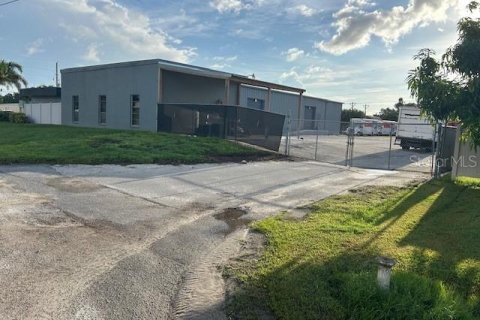 Propiedad comercial en venta en Punta Gorda, Florida, 241.17 m2 № 1918505 - foto 7