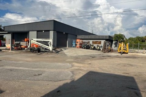 Propiedad comercial en venta en Punta Gorda, Florida, 241.17 m2 № 1918505 - foto 11