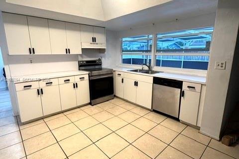 Villa ou maison à louer à Sunrise, Floride: 4 chambres, 168.99 m2 № 2407821 - photo 4