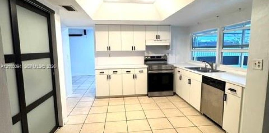 Villa ou maison à Sunrise, Floride 4 chambres, 168.99 m2 № 2407821