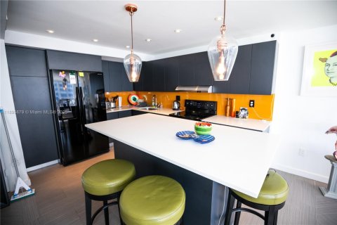 Снять в аренду кондоминиум в Майами, Флорида 2 спальни, 152.36м2, № 1950254 - фото 2