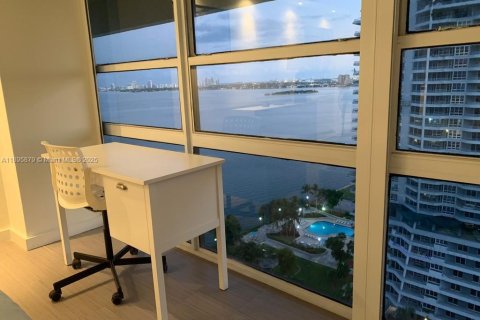 Снять в аренду кондоминиум в Майами, Флорида 2 спальни, 152.36м2, № 1950254 - фото 16
