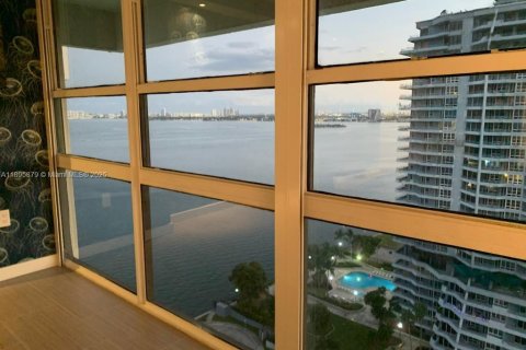 Снять в аренду кондоминиум в Майами, Флорида 2 спальни, 152.36м2, № 1950254 - фото 18