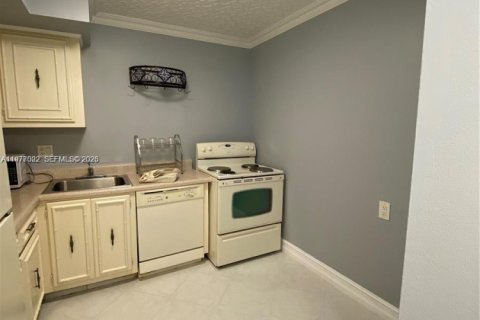 Condo in Hallandale Beach, Florida, 1 bedroom  № 2040996 - photo 18