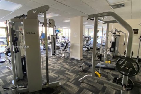 Condo in Hallandale Beach, Florida, 1 bedroom  № 2040996 - photo 24