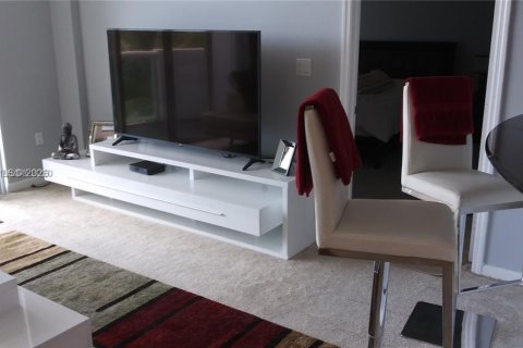 Condominio en venta en North Bay Village, Florida, 2 dormitorios, 116.22 m2 № 2022063 - foto 4