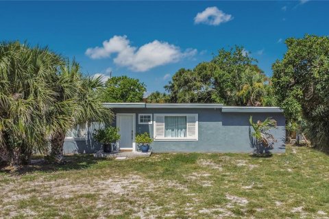 Casa en venta en Cocoa Beach, Florida, 3 dormitorios, 102.56 m2 № 1853445 - foto 1