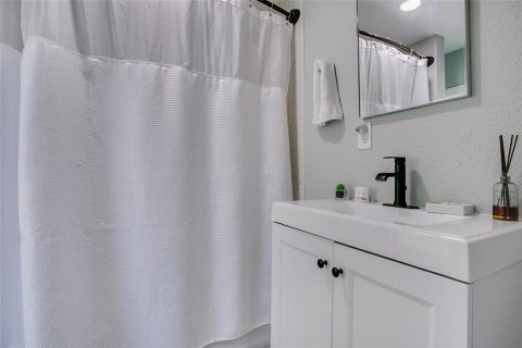 Casa en venta en Cocoa Beach, Florida, 3 dormitorios, 102.56 m2 № 1853445 - foto 8
