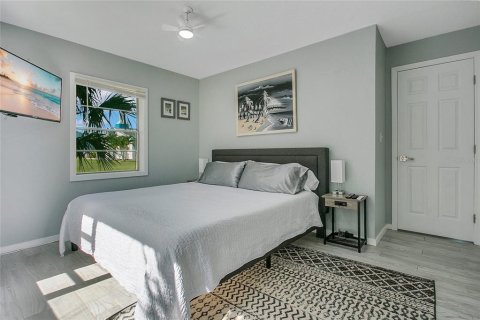 House in Cocoa Beach, Florida 3 bedrooms, 102.56 sq.m. № 1853445 - photo 3