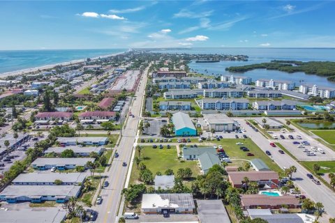 House in Cocoa Beach, Florida 3 bedrooms, 102.56 sq.m. № 1853445 - photo 26