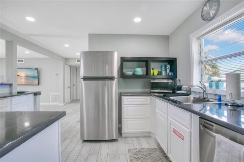 Casa en venta en Cocoa Beach, Florida, 3 dormitorios, 102.56 m2 № 1853445 - foto 16