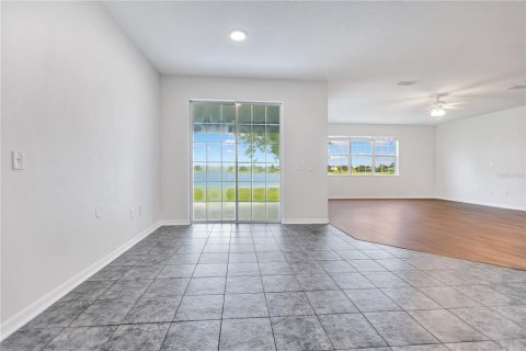 House in Apollo Beach, Florida 4 bedrooms, 339.37 sq.m. № 2208623 - photo 8