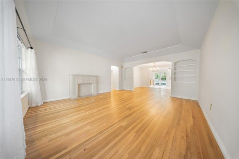 House in Miami, Florida 2 bedrooms, 143.72 sq.m. № 2023237 - photo 15