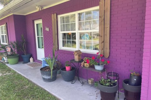 House in Flagler Beach, Florida 2 bedrooms, 94.39 sq.m. № 2389468 - photo 2