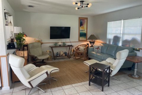 House in Flagler Beach, Florida 2 bedrooms, 94.39 sq.m. № 2389468 - photo 13