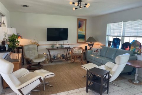 House in Flagler Beach, Florida 2 bedrooms, 94.39 sq.m. № 2389468 - photo 10