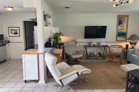 House in Flagler Beach, Florida 2 bedrooms, 94.39 sq.m. № 2389468 - photo 14