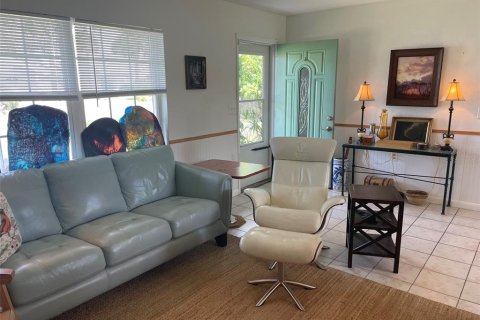 House in Flagler Beach, Florida 2 bedrooms, 94.39 sq.m. № 2389468 - photo 8