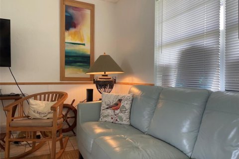 House in Flagler Beach, Florida 2 bedrooms, 94.39 sq.m. № 2389468 - photo 9